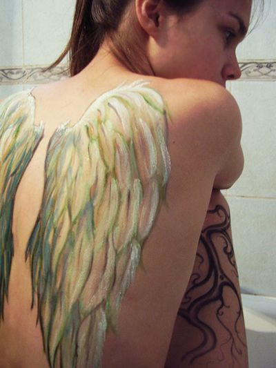 just beautiful...always liked the full back angel wing tattoos Tattoo Guardian Angel, Angel Wings Tattoo On Back, Wing Tattoos On Back, Ali D'angelo, Guardian Angel Tattoo, Wing Tattoo Designs, Design Dragon, Angel Wings Tattoo, Wing Tattoo