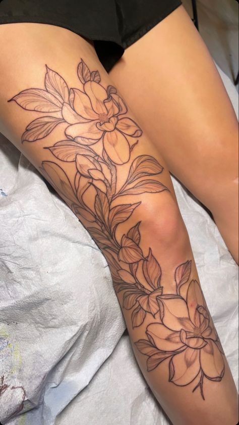 Vintage Aesthetic Tattoos, Tattoo Bein Frau, Tattoo Jesus, Flower Leg Tattoos, Aesthetic Tattoo Ideas, Art Tattoo Design, Earthy Tattoos, Tattoo Design Tattoo, Hip Thigh Tattoos