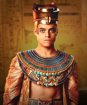 Ahk Night At The Museum Ahkmenrah, Egyptian Man, Monster Museum, Museum Logo, Night At The Museum, Rami Malek, Egyptian History, Louvre Museum, Favorite Actors