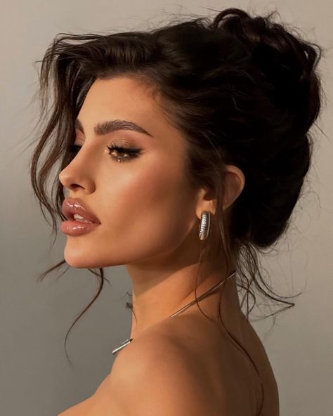 Hey Kylie 👋🏼 Kylie Jenner Hair Up, Kylie Jenner Hair Updo, Kylie Jenner Updo, Kim K Bun, Kylie Jenner Bun, Kylie Jenner Ponytail, Kylie Hairstyles, Kylie Jenner Hairstyle, Kylie Jenner Hairstyles