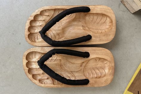 Japanese Footwear, Vibram Fivefingers, Wooden Sandals, Brain Dead, Crest Logo, Entertainment Design, Streetwear Shop, Shoe Inspiration, Inspiring Art