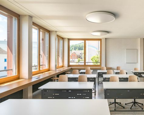 Gallery of Bazenheid Primary School / Schwabe Suter Architekten - 12 Classroom Architecture, Primary School Classroom, Classroom Interior, School Building Design, Study Vibes, Wooden Facade, Public Space Design, School Interior, Primary Classroom