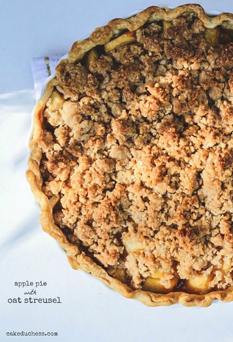 Easy Apple Crumble with Oats Apple Pie Streusel Topping, Topping For Apple Pie, Apple Pie Streusel, Oatmeal Streusel Topping, Apple Crumble With Oats, Oat Streusel Topping, Streusel Topping For Muffins, Oatmeal Crumble Topping, Easy Apple Crumble