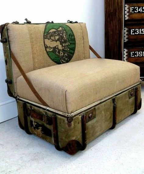 Trunk Makeover, Trunk Furniture, Trunk Ideas, Antique Trunk, Old Suitcases, Unique Chair, Steamer Trunk, Furniture Rehab, Creative Furniture