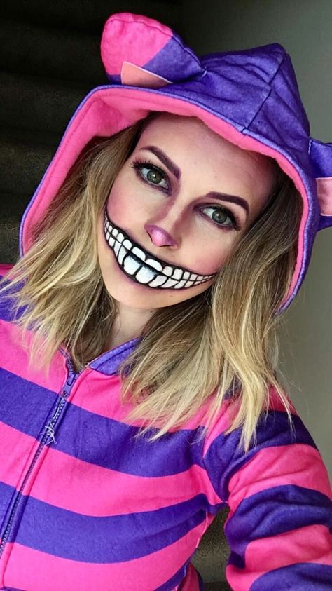 Cheshire Cat Face Paint, Cheshire Cat Makeup, Diy Costumes Men, Alice In Wonderland Makeup, Wonderland Makeup, Cheshire Cat Costume, Halloween Makeup Pretty, Makeup Easy, Makeup Tut