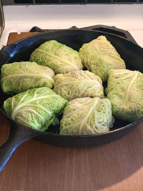 Irish Stuffed Cabbage Rolls, Stuffed Cabbage Leaves, Stuffed Cabbage Rolls, Irish Cuisine, Stuffed Cabbage, Savoy Cabbage, Green Food, Brown Gravy, Cabbage Leaves