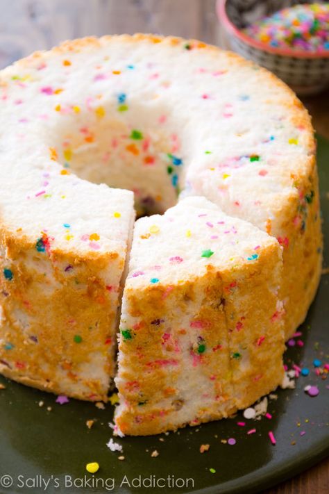 Rainbow sprinkles, crunchy hazelnuts, and smooth chocolate ganache makes this fluffy angel food cake a huge party! Sallys Baking, Cake Mug, All Things, Sally's Baking, Angel Cake, Köstliche Desserts, Rainbow Sprinkles, Angel Food Cake, Food Cake