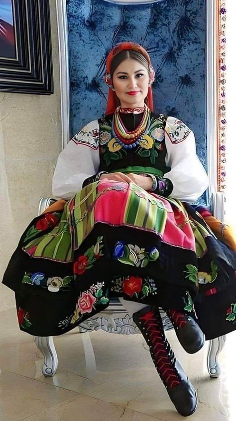 Poland Costume, Polish Traditional Costume, Polish Embroidery, Polish Dress, Polish Clothing, Polish Traditions, European Outfit, National Clothes, Traditional Culture