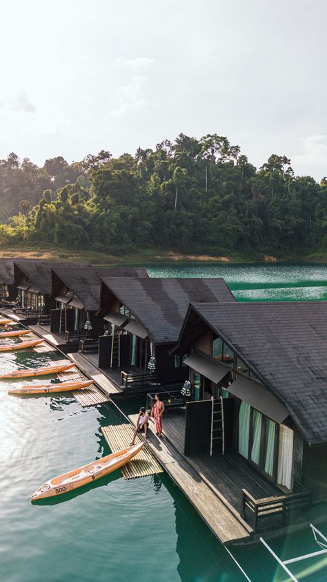 500 Rai Floating Resort is located in Khao Sok National Park in Thailand. Khao Sok Thailand, Bancock Thailand, Thailand Resort, Thailand Resorts, Heer Ranjha, Pilot Life, 2025 Travel, Khao Sok National Park, Water Bungalow