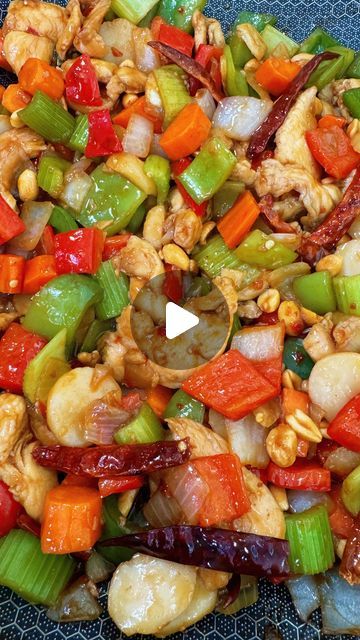 Stephanie Tea | This Kung Pao Chicken recipe tastes just like my dad’s and you won’t regret making this one! 🌶️🫑

➡️ Recipe:  Restaurant-Style Kung Pao... | Instagram Chicken Bell Pepper Recipes, Chicken Dinner For Two, Kung Pao Chicken Recipe, Dried Chili Peppers, Homemade Chinese Food, Dark Soy Sauce, Kidney Recipes, Bell Pepper Recipes, Chinese Cooking Recipes