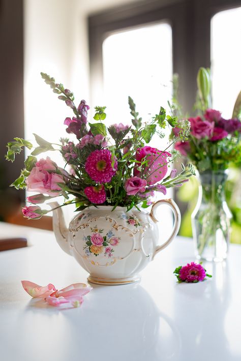 Flowers In A Teacup, Fall Themed Party, Valentines Tea, Teapot Centerpiece, Tea Party Foods, Tea Party Centerpieces, Valentines Tea Party, Teacup Flowers, Valentine Tea