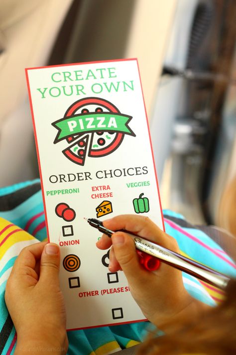 Free pizza printable for kids Dramatic Play Pizza Shop Free Printable, Pizza Pretend Play, Pizza Playdough Mat Free Printable, Pizza Activities For Kids, Printable Pizza Toppings, Pizza Role Play, Pizza Preschool, Pizza Shop Dramatic Play, Dramatic Play Printables Free