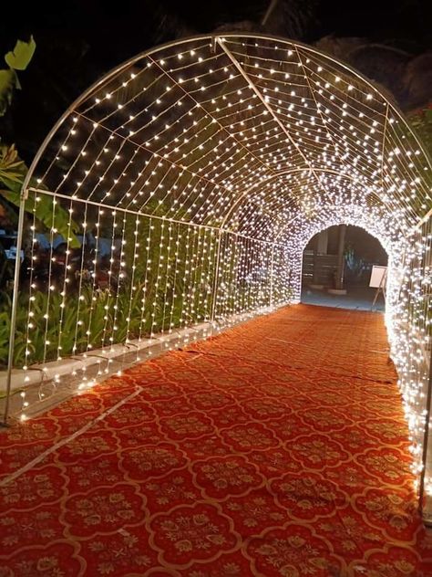 Light Tunnel Wedding Entrance, Led Archway, Sangeet Entrance Decor Outdoor, Wedding House Lighting Indian, Sangeet Stage, Festival Lighting, Event Entrance Design, Cocktail Decor, Sangeet Backdrop Stage Decorations Led