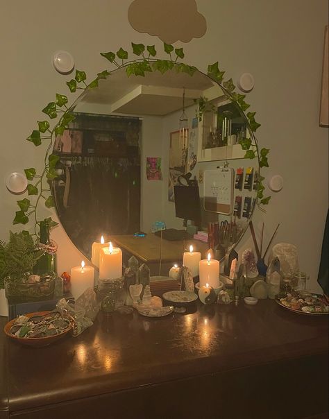 Crystal Set Up Aesthetic, Hippy Aesthetic Bedroom, Cottage Core Vanity Aesthetic, Crystals Set Up Bedroom, Earthy Vanity Aesthetic, Earthy Crystal Room Aesthetic, Bedroom Ideas Witch Aesthetic, Garden Witch Bedroom, Bedroom Alter Ideas