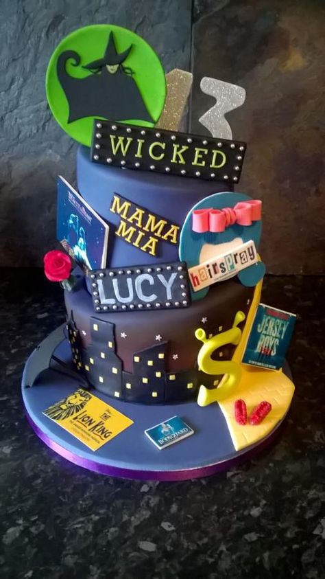 Musical Birthday Party, Theatre Cake, Bolo Musical, Broadway Theme, Music Theatre, 18th Birthday Cake, Hamilton Musical, Theme Cake, Sweet 16 Birthday