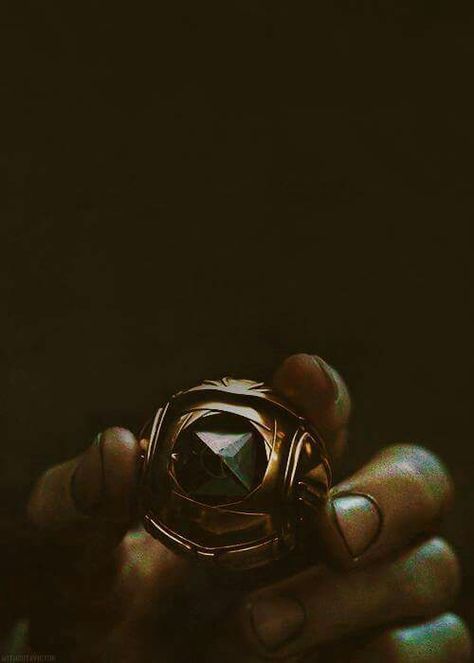 The resurrection stone Blaise Harry Potter, I Open At The Close, Harry Potter Wall, Gellert Grindelwald, Hogwarts Aesthetic, Harry James, Harry James Potter, Harry Potter Pictures, The Close