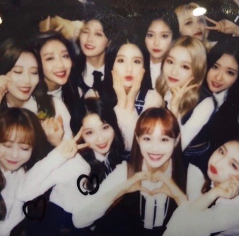 group photo ot12 polaroid lq hq icon gg kpop Loona Ot12, Hyunjin Loona, Gg Icons, Chuu Loona, Odd Eyes, Olivia Hye, Iz One, These Girls, Say Hi