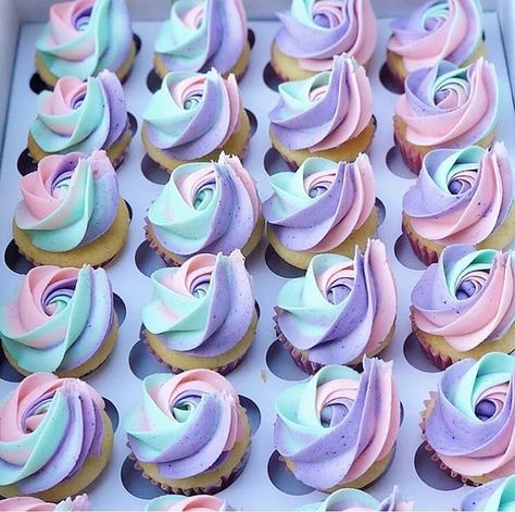 Cake Icing Techniques, Butterfly Baby Shower Theme, Purple Cupcakes, Pastel Cupcakes, Striped Bag, Wilton Cake Decorating, Paw Patrol Birthday Party, Purple Birthday, Mermaid Theme Birthday