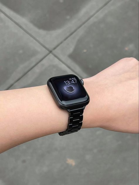 #apple #watch #applewatchbands #black #electronics #aesthetic #ideas #inspo #aesthetic #heart #wallpaper Apple Watch Black Aesthetic, Apple Watch Aesthetic Black, Black Apple Watch Aesthetic, Apple Watch Wallpaper Black, Electronics Aesthetic, Aesthetic Heart Wallpaper, Apple Watch Aesthetic, Apple Watch Phone, Apple Watch Black