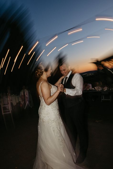 Flash photos 
Flash vibe 
Flash wedding photography Slow Shutter Flash Photography, Flash Wedding Photos, Slow Shutter Speed Photography, Flash Photos, Shutter Speed Photography, First Dance Photos, Pnw Elopement, Slow Shutter Speed, Flash Photo