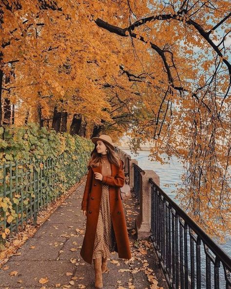 fall outfits inspo Fall Ideas Photoshoot, Fall Aesthetic Photo Ideas, Fall Season Photoshoot, Autumn Fashion Photoshoot, Autumn Photo Inspiration, Fall Photoshoot Poses Ideas, Outfit For Fall Photoshoot, Autum Poses, Autumn Outfits Photoshoot