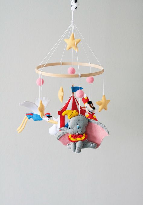 Circus Baby Room, Tent Baby Shower, Dumbo Nursery, Disney Baby Rooms, Disney Themed Rooms, Circus Nursery, Baby Dumbo, Nursery Idea, Baby Bug