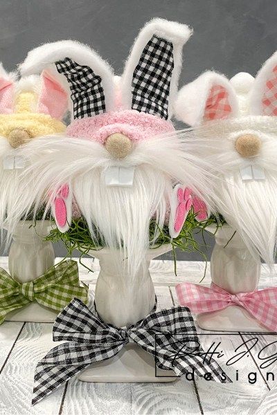 Patti J Good Gnomes, Easter Gnomes, Gnome Tutorial, Sock Crafts, Gnomes Diy, Easter Bunny Crafts, Spring Easter Crafts, Easter Egg Crafts, Dollar Tree Diy Crafts