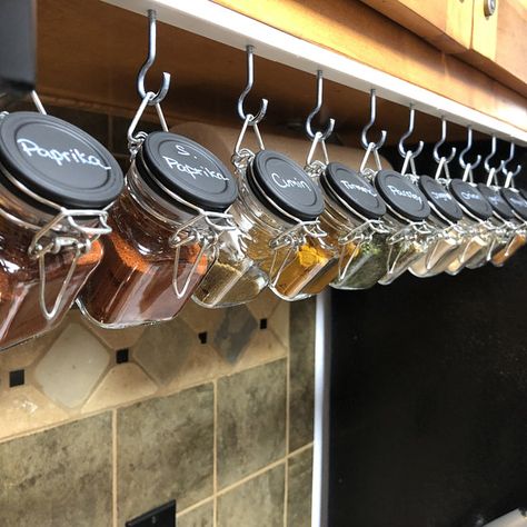 Diy Hanging Spice Rack Ideas, Seasoning Rack Ideas, Camper Spice Rack Ideas, Spice Display Ideas, Rv Spice Rack Ideas, Hanging Spice Rack Ideas, Spice Rack Over Stove, Spice Rack Ideas Diy, Acreage Ideas