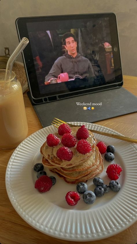 Insta Food Story Ideas, Breakfast Ig Story, Breakfast Instagram Story, Pancake Aesthetic, Food Captions, Healthy Food Menu, Breakfast Photo, Weekend Mood, Healthy Food Dishes