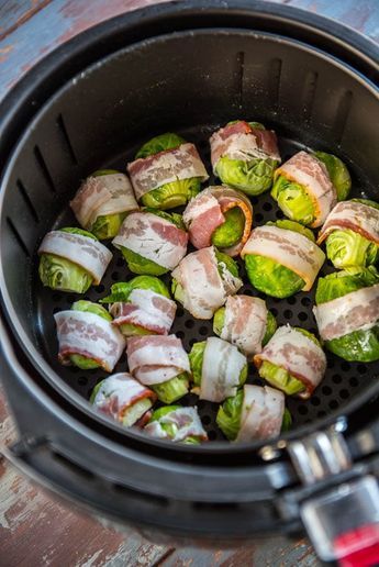 Bacon Wrapped Brussels Sprouts, Air Fryer Bacon, Air Fried Food, Air Fryer Oven Recipes, Air Fry Recipes, Air Fryer Dinner Recipes, Air Fryer Healthy, Air Fryer Recipes Easy, Air Fryer Recipes Healthy