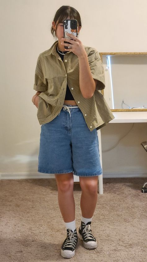 Jorts
Masc girl outfit
Fall outfits
Flannel outfit Short Flannel Outfit, Flannel Masc Outfits, Short Sleeve Plaid Shirt Outfit, Short Masc Outfits, Summer Boyish Outfits, Short Sleeve Flannel Outfits, Summer Outfits Nonbinary, Flannel Shirt Aesthetic, Flanel Outfit Aesthetic