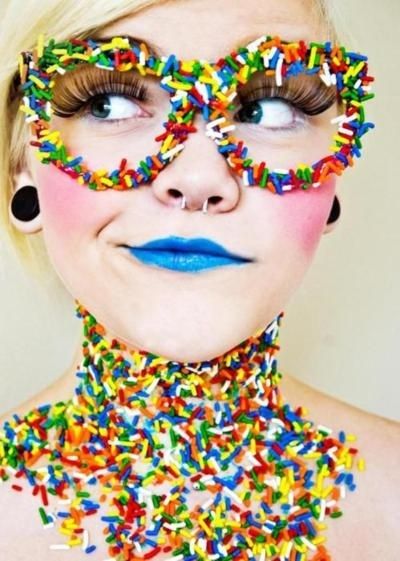 Sprinkles Eyewear...weird, not always a bad thing Candy Photoshoot, Candy Girls, Costume Carnaval, Candy Costumes, Candy Makeup, Extreme Makeup, Taste The Rainbow, Candy Girl, Colorful Candy