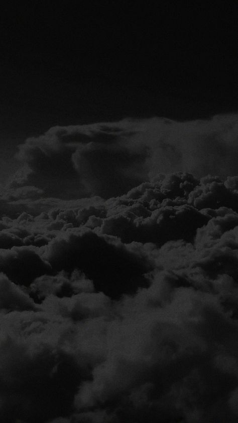 Black Clouds Wallpaper, Foto Muro Collage, Clouds Wallpaper Iphone, Look Wallpaper, Dark Black Wallpaper, Clouds Wallpaper, Night Sky Wallpaper, Black Clouds, Black Phone Wallpaper