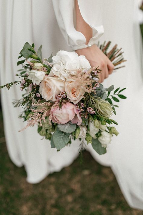 MARINA & KOSTYA Pastel Wedding Bouquet, Country Chic Wedding Decorations, Wedding Color Schemes Summer, Spring Wedding Bouquets, Whimsical Wedding Decorations, Green Love, Country Wedding Decorations, Romantic Wedding Decor, Spring Wedding Flowers