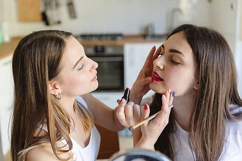 Person Applying Makeup Reference, Friends Doing Face Masks, Doing Her Makeup Couple, Someone Doing Makeup, Doing Makeup Pose, Doing Someones Makeup Pose, Domestic Couple Pose Reference, Doing Friends Makeup, Girls Doing Each Others Make Up