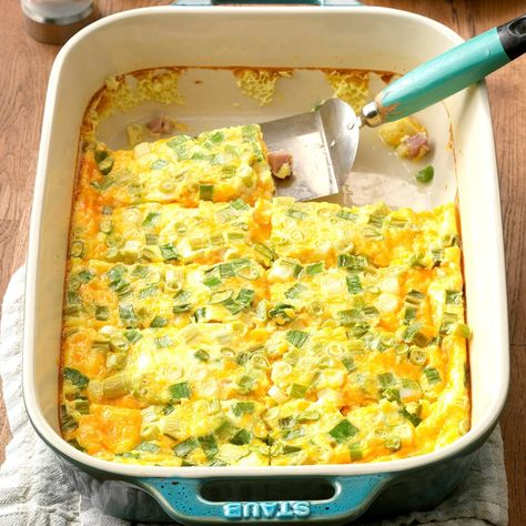 Cheddar-Ham Oven Omelet Oven Omelet, Easter Casserole, Omelets Recipe, Bacon And Egg Casserole, Christmas Recipes Easy, Breakfast Casseroles, Egg Casserole Recipes, Brunch Menu, Best Breakfast Recipes