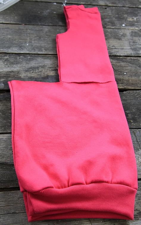 Kids Sweater Dress 3 Sweatshirt Dress Diy, Old Sweatshirt, Girls Cuts, Kids Sewing, Diy Sweatshirt, Old Clothes, Dress For Girls, Hot Mess, Kids Sweater