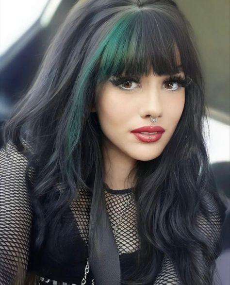 Color Roots Hair, Color Hair Balayage, Alt Hair Ideas, Emo Concert, Spooky Hair, Dark Hair Dye, Color Block Hair, Green Hair Dye, Light Blue Hair