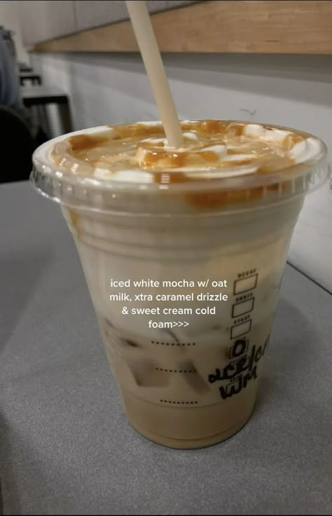 Starbucks Drink Menu, Starbucks Secret Menu Recipes, Cold Starbucks Drinks, Starbucks Order, Starbucks Drinks Diy, Secret Starbucks Recipes, Iced Starbucks Drinks, Coffee Recipes Starbucks, Plats Healthy