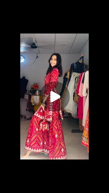 सुकर्मा on Instagram: "Most awaited video is here …. Personally I love the outcome, hope you guys also like it....so basically this was my mumma’s old Saree And she was going to throw it, I took it as an opportunity and have designed this beautiful outfit…❤️🥰  #outfitfromscrap #label #bestoutofwaste #outfit #bandhej #sareetodress" New Dress From Old Saree, Indian Dress From Saree Ideas, Dress Design From Saree, Saree Suit Design, Suits From Old Sarees, Old Saree Into Dress, Suits From Saree, Kurta From Saree, Designer Dresses From Old Sarees