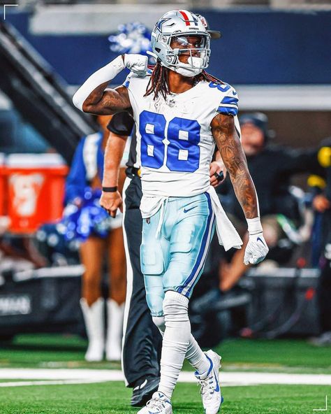 Cowboys Wallpaper, Ceedee Lamb, Dallas Cowboys Wallpaper, Dallas Cowboys Players, Nfl Football Pictures, Nfl Football Art, Football Gear, Football Art, Football Pictures