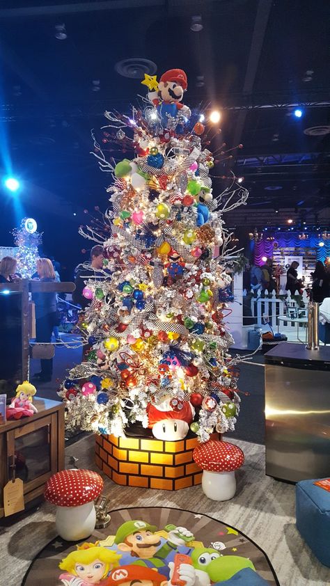 Mario Bros Christmas Tree, Mario Christmas Tree, Kirby Christmas, Mario Christmas, Mario Kart Party, Mario Room, Festival Of Trees, Mario Birthday Party, Princess Daisy