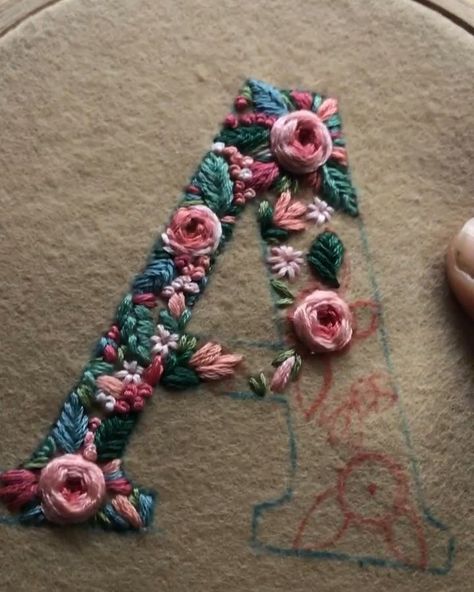 Sulaman Pita, Projek Menjahit, Embroidery Letters, Embroidery Stitches Tutorial, Pola Sulam, Embroidery Monogram, Simple Embroidery, 자수 디자인, Sewing Embroidery Designs