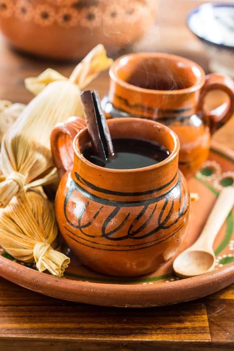 Mexican Clay Pots, Mexican Hot Chocolate Cookies, Chocolate Videos, Spiked Hot Chocolate, Mexican Coffee, Mexican Drinks, Mexican Chocolate, Mexican Hot Chocolate, Warm Chocolate