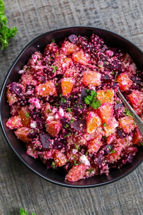 Beet Quinoa Salad (Only 5 Ingredients) - Momsdish Beet Quinoa, Cheese Salad Recipes, Chili Cheese Fritos, Quinoa Salad Recipe, Beet Salad Recipes, Grape Salad, Pickled Beets, Quinoa Salad Recipes, Fall Foods