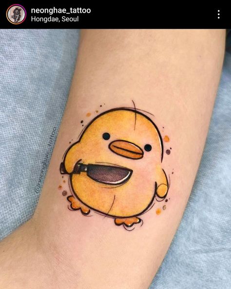 Yellow Duck Tattoo, Duck Knife Tattoo, Rubber Duckie Tattoo, Yellow Tattoo Ideas, Funny Duck Tattoo, Duck With Knife Tattoo, Duckie Tattoo, Matching Duck Tattoo, Cartoon Animal Tattoos