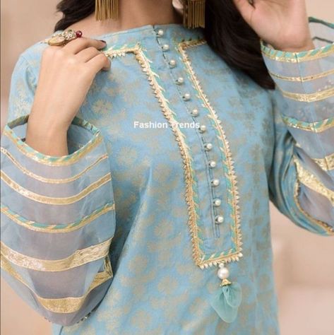 Designs Kurti, Kurti Neck Design, Long Blouse Designs, Indian Salwar Suit, Gala Design, Images For Dp, Neck Designs For Suits, Cute Images For Dp, Indian Salwar