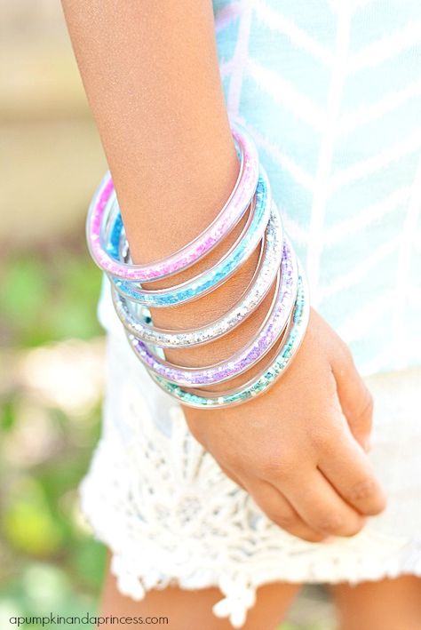 Frozen Bracelet, Emoji Craft, How To Make Glitter, Princess Crafts, Bracelets Tutorial, Sparkly Bracelets, Bracelets Easy, Tube Bracelet, Crafts For Teens To Make