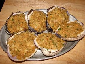 Baked Clams Recipe, Stuffed Quahogs, Stuffed Clams, Rhode Island Food, Clam Cakes, Clams Casino, Portuguese Food, Clam Bake, Clam Recipes