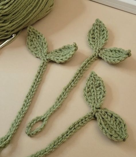 Sprout Crochet, Easy Crochet Bookmarks, Cotton Crochet Patterns, Mode Crochet, Crochet Business, Beginner Crochet Projects, Crochet Decoration, Crochet Bookmarks, Crochet Fashion Patterns